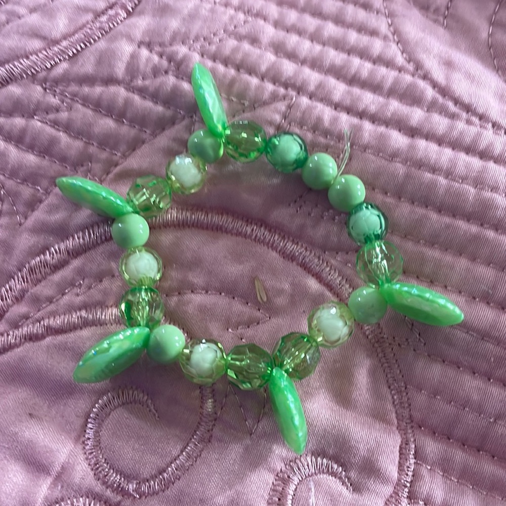 Handmade Green Round Beaded Circle Charm Bracelet